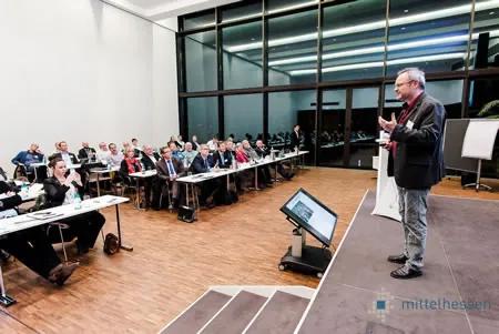 Prof. Handke beim Breitband-Camp in Marburg im November