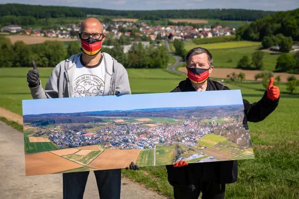 Jörg Theimer und Oliver Vogler stellen ihr Projekt "Mittelhessen von oben sehen" vor. (Quelle: Jörg Theimer)