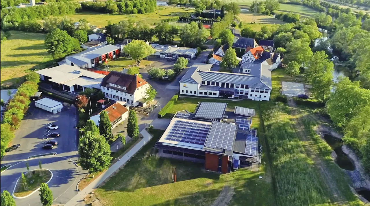 Die internationale Schule Steinmühle aus der Luft (Foto: Internationale Schule)