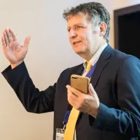 Prof. Dr.-Ing. Klaus David (Foto: Till Schürmann)