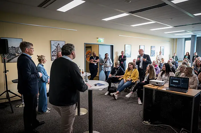 Lebhafter Dialog bei der Impuls-Session „Unternehmenskultur und Personalentwicklung“ (Foto: Tilman Lochmüller / Regionalmanagement Mittelhessen)