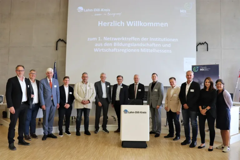 1. TeamMit Netzwerktreffen der Institutionen