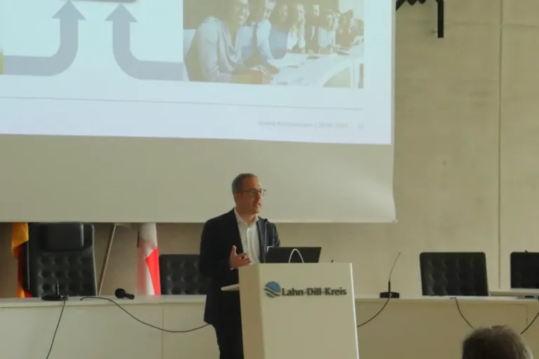 TeamMit Spotlight: Hanno Kempermann, Institut der Deutschen Wirtschaft