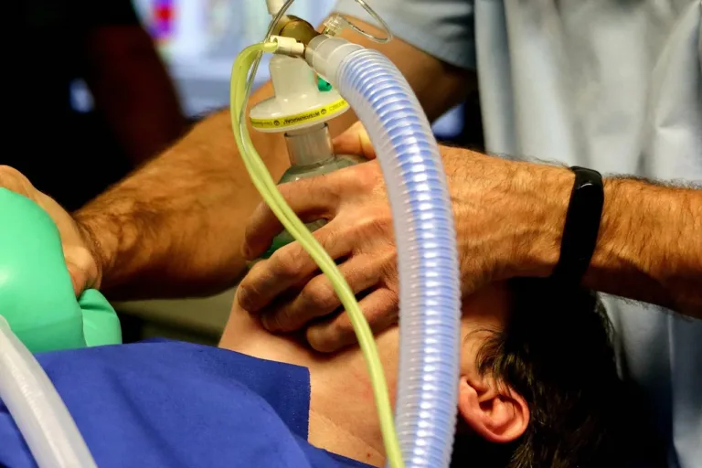 Wenn jede Sekunde zählt: Künstliche Beatmung für Laien möglich machen