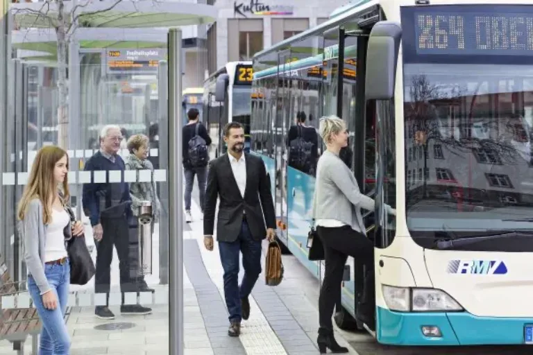 Expressbusnetz wächst: Zwei neue Linien in Mittelhessen