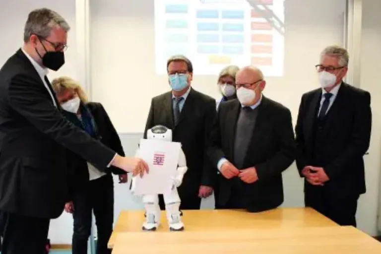 Burghardt: „Bund und Land fördern die digitale Ausstattung der Schulen“