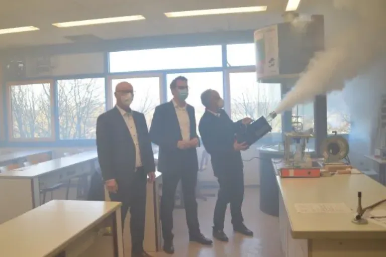 94 Klassenräume im Landkreis Gießen erhalten Abluftventilatorensystem