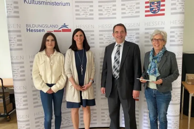 Kultusminister Lorz zeichnet Gallus-Schule Grünberg für erstklassige berufliche Orientierung aus