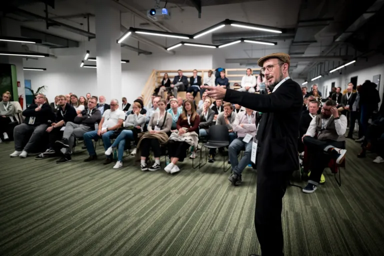 Blitzvorträge, BBQ und volles Haus: Mittelhessen.digital legt das Brennglas auf KI