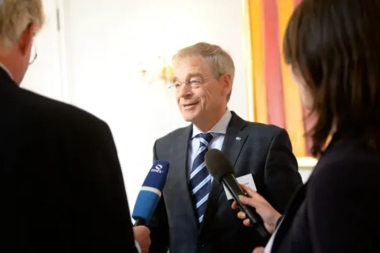 IHK-Präsident Eberhard Flammer gibt sein Amt in neue Hände