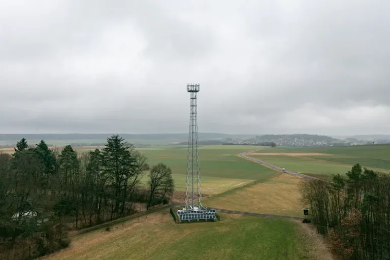 Erster energieautarker Mobilfunkstandort von O2 Telefónica steht im hessischen Kirtorf