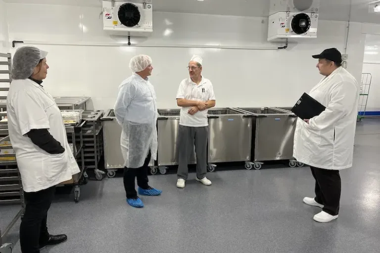 Küche der Uniklinik überzeugt Lebensmittelüberwachung des Landkreises Gießen