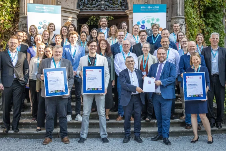 Mit medizinischer Physik gegen Krebs und Parkinson: ADMIT-Symposium gestartet