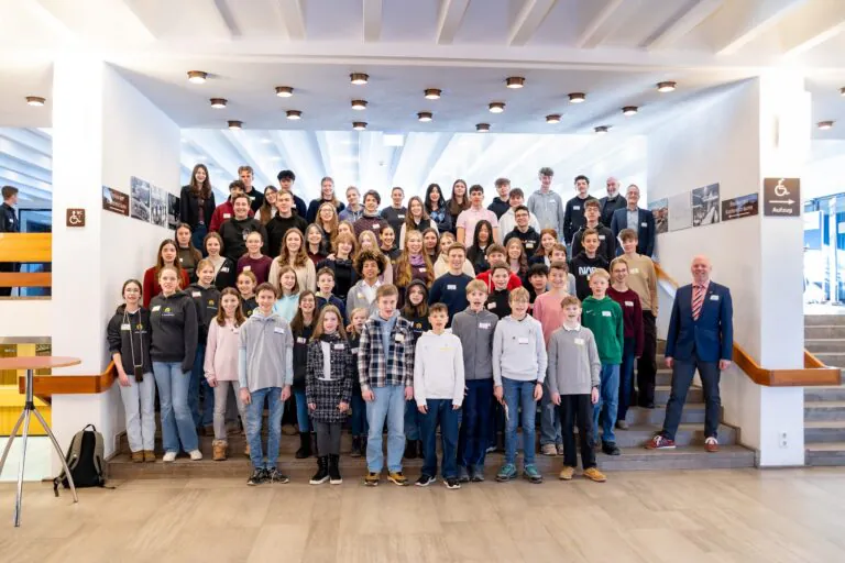 Beim Regionalwettbewerb von Jugend forscht in Hessen Mitte präsentierten am 20. Februar 2026 gleich 38 Schülerinnen und Schüler ihre Forschungsprojekte in den Bereichen Mathematik, Informatik, Naturwissenschaften und Technik. (Fotos: Till Schürmann)